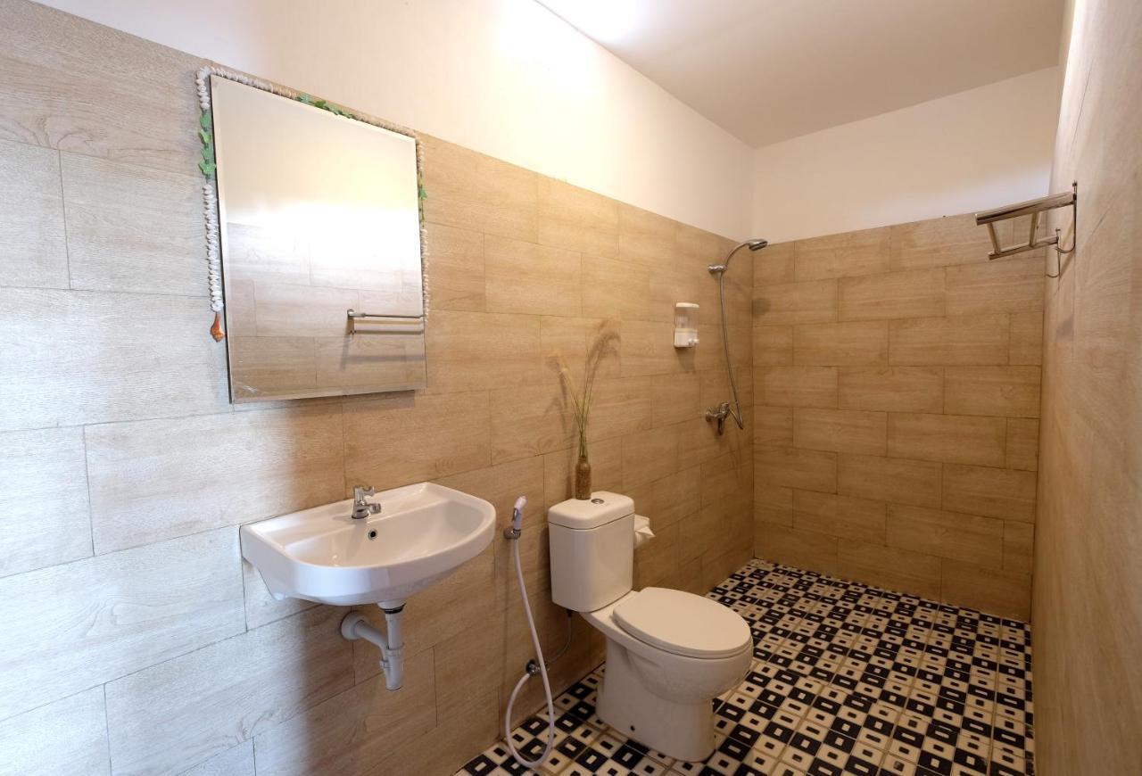 Adara Beach Huts Batununggul Экстерьер фото
